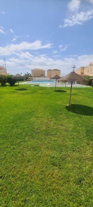 טורבייחה Bungalow Avec Piscine מראה חיצוני תמונה